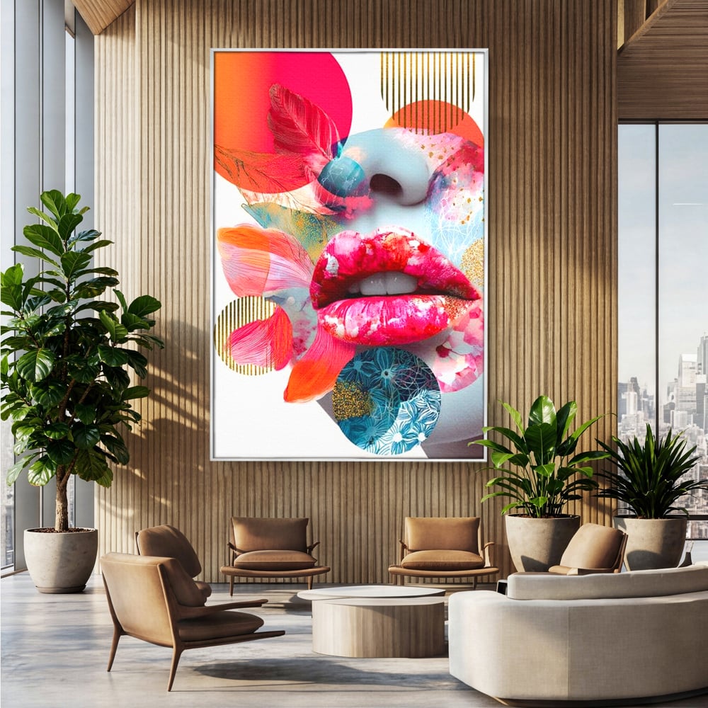 Tablou canvas cu tablou canvas cu buze roz si nas albastru, in rama de aluminiu argintiu, pe perete intr-un birou